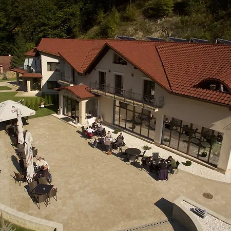Guest house Pensiunea Perla Martiniei Nsd